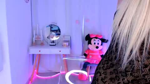 Snapshot of yuukenzi chatting on February 2025 07:21:01 AM Maria online show from February 2025 07:21:01 AM