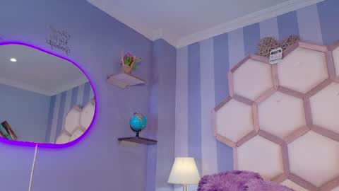 yvi online show from April 2026 12:05:02 PM