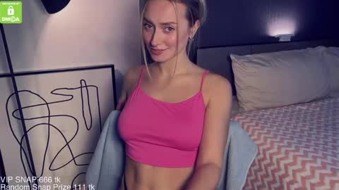 Snapshot of yvie_ chatting on December 2024 08:45:02 AM The Queen Bitch of the United Kingdom online show from December 2024 08:45:02 AM