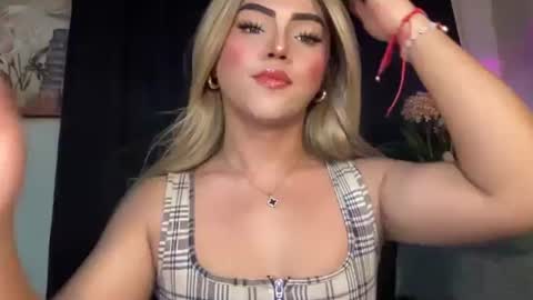 Miss Cali online show from September 2025 04:41:02 PM