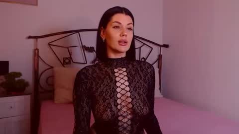 I V Y   online show from February 2026 09:26:02 PM