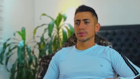 zachpri20 online show from October 2025 11:53:01 AM