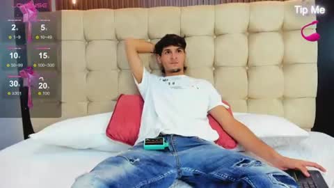 zack23__ online show from July 2026 03:21:01 AM