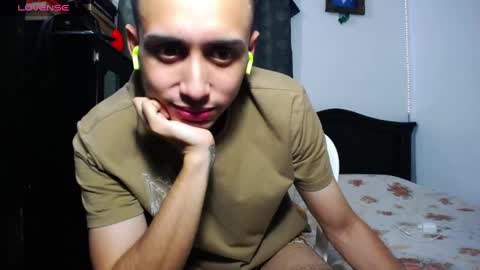 Snapshot of zackdriussyx chatting on January 2025 11:02:01 PM zackdriussyx online show from January 2025 11:02:01 PM