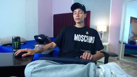 Snapshot of zacktk7 chatting on January 2025 09:05:01 PM zack online show from January 2025 09:05:01 PM