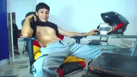 Snapshot of zacktk7 chatting on January 2025 08:37:02 PM zack online show from January 2025 08:37:02 PM