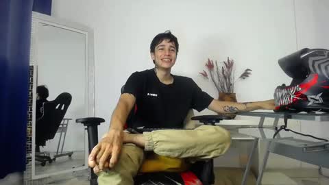 Snapshot of zacktk7 chatting on January 2025 10:15:02 PM zack online show from January 2025 10:15:02 PM