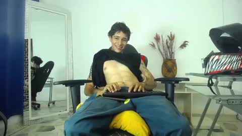 Snapshot of zacktk7 chatting on January 2025 09:04:02 PM zack online show from January 2025 09:04:02 PM