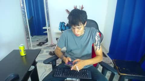 Snapshot of zacktk7 chatting on January 2025 09:39:02 PM zack online show from January 2025 09:39:02 PM