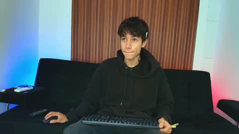 Snapshot of zacktk7 chatting on February 2025 09:19:02 PM zack online show from February 2025 09:19:02 PM