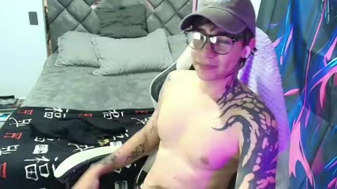 Snapshot of zacktk7 chatting on April 2026 09:53:02 PM zack online show from April 2026 09:53:02 PM