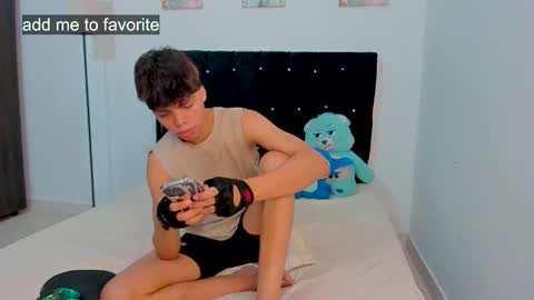 Snapshot of zacktorres_ chatting on November 2025 11:07:02 PM zacktorres_ online show from November 2025 11:07:02 PM