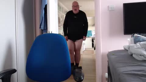 Snapshot of zacsmithuk chatting on February 2025 10:37:02 AM Zac Smitj online show from February 2025 10:37:02 AM