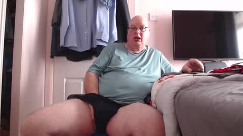 Snapshot of zacsmithuk chatting on September 2025 02:40:01 PM Zac Smitj online show from September 2025 02:40:01 PM