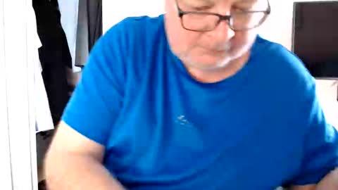 Snapshot of zacsmithuk chatting on June 2026 09:13:02 AM Zac Smitj online show from June 2026 09:13:02 AM