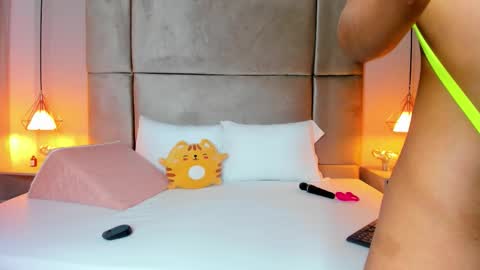 Snapshot of zafiro11_ chatting on February 2026 12:09:01 PM Zafiro online show from February 2026 12:09:01 PM