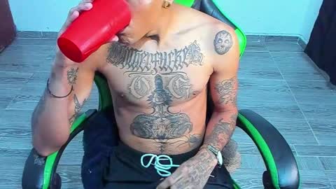 BiG Zafiro online show from April 2026 11:25:02 AM