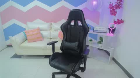 Zahira  online show from March 2026 06:32:01 PM