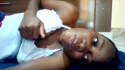 Snapshot of zainxxxx chatting on April 2026 11:25:02 AM zainxxxx online show from April 2026 11:25:02 AM