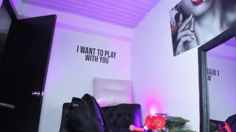 Snapshot of zamira_taylor chatting on February 2025 01:53:02 AM zamira_taylor online show from February 2025 01:53:02 AM