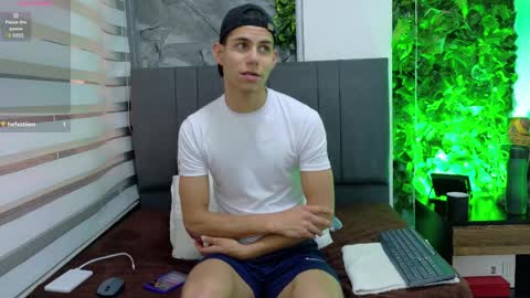 Snapshot of zamirscott chatting on April 2026 12:43:01 PM Zamir online show from April 2026 12:43:01 PM