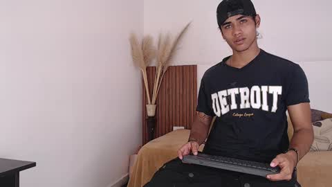 Zander online show from December 2024 01:55:01 PM