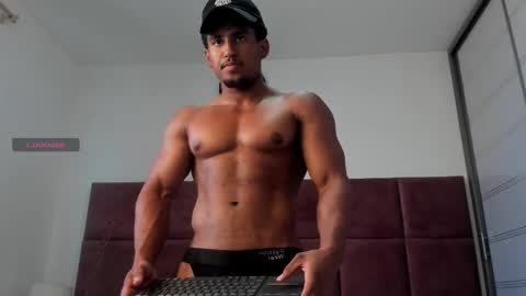 Snapshot of zane_lux chatting on February 2025 07:47:02 PM Zane Lux online show from February 2025 07:47:02 PM