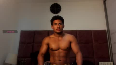 Snapshot of zane_lux chatting on February 2025 05:15:01 PM Zane Lux online show from February 2025 05:15:01 PM