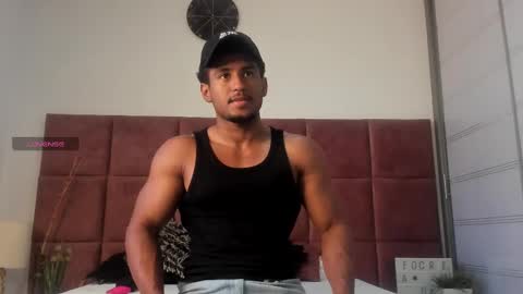 Snapshot of zane_lux chatting on March 2025 01:50:02 PM Zane Lux online show from March 2025 01:50:02 PM