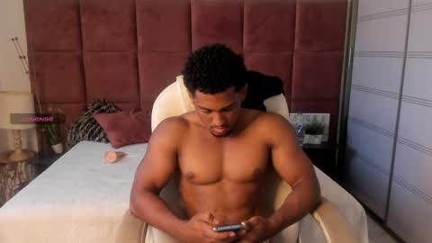 Snapshot of zane_lux chatting on March 2025 01:48:01 PM Zane Lux online show from March 2025 01:48:01 PM