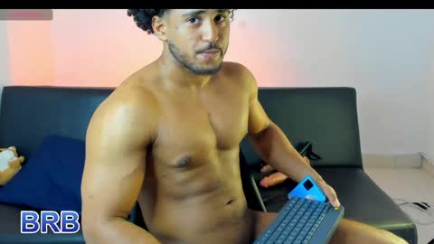 Snapshot of zane_lux chatting on May 2026 02:12:01 PM Zane Lux online show from May 2026 02:12:01 PM