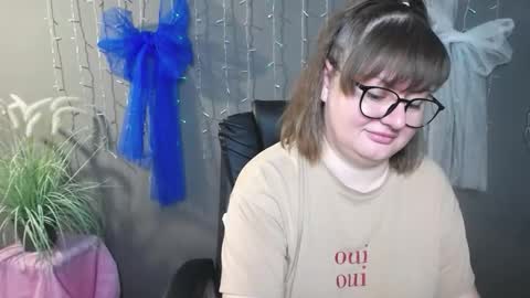 zannadreil online show from November 2025 07:06:01 PM