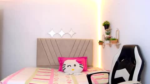 Snapshot of zara_cute18 chatting on May 2026 12:19:02 AM Zara online show from May 2026 12:19:02 AM
