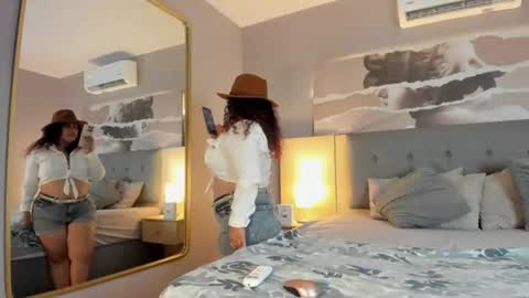 Snapshot of zara_holly_ chatting on June 2026 07:09:01 PM Zara online show from June 2026 07:09:01 PM