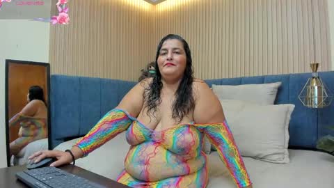 Snapshot of zara_milf_ chatting on April 2026 12:18:02 PM zara online show from April 2026 12:18:02 PM