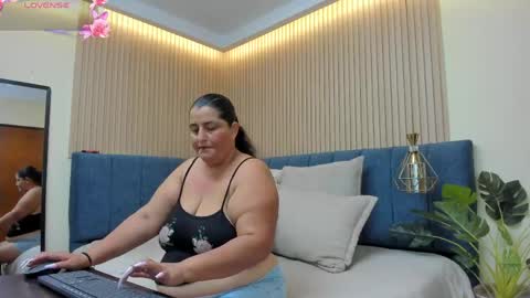Snapshot of zara_milf_ chatting on May 2026 12:10:01 PM zara online show from May 2026 12:10:01 PM