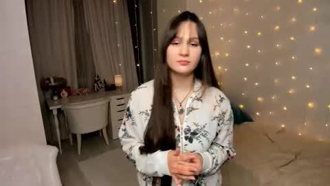 Vina Rini online show from January 2025 01:59:02 PM