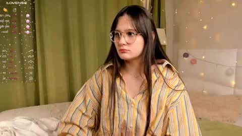 Vina Rini online show from January 2025 06:00:01 PM