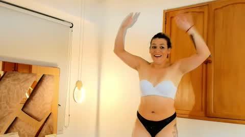 Zarah Andrews online show from December 2025 07:53:02 PM