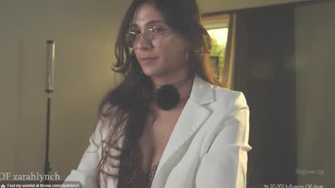 Miss Lynch   Next show  2911 online show from November 2025 10:09:02 PM