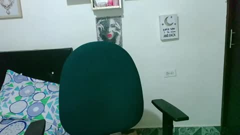 Snapshot of zaray_45bella chatting on April 2026 12:05:02 AM zaray online show from April 2026 12:05:02 AM