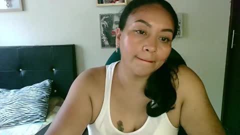 Snapshot of zaray_45bella chatting on May 2026 09:22:01 PM zaray online show from May 2026 09:22:01 PM