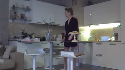 Zarina Swift online show from April 2026 04:42:01 AM