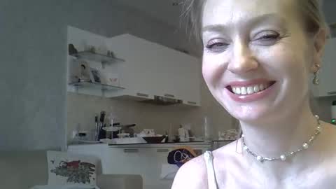 Snapshot of zarinaswift chatting on May 2026 07:02:02 AM Zarina Swift online show from May 2026 07:02:02 AM
