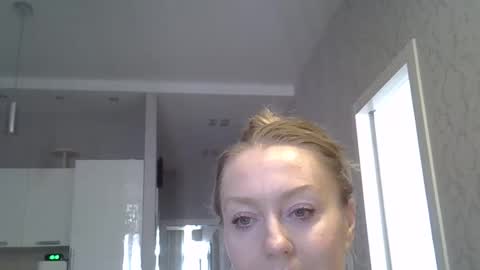Snapshot of zarinaswift chatting on May 2026 04:19:02 AM Zarina Swift online show from May 2026 04:19:02 AM