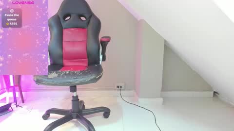 Zary online show from November 2025 12:15:02 PM