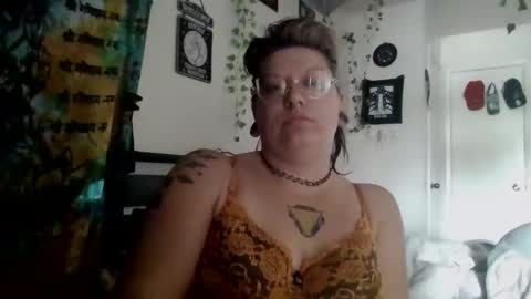 Snapshot of zawmbiemoonz chatting on April 2026 07:26:01 PM zawmbiemoonz online show from April 2026 07:26:01 PM