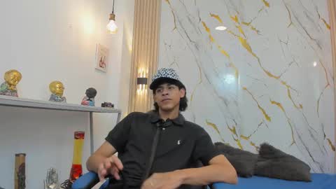 Snapshot of zayn_fox32 chatting on March 2026 07:19:02 PM Zayn online show from March 2026 07:19:02 PM