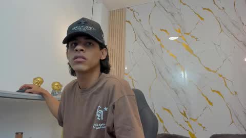 Snapshot of zayn_fox32 chatting on March 2026 07:18:02 PM Zayn online show from March 2026 07:18:02 PM