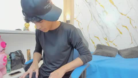 Snapshot of zayn_fox32 chatting on March 2026 07:13:02 PM Zayn online show from March 2026 07:13:02 PM